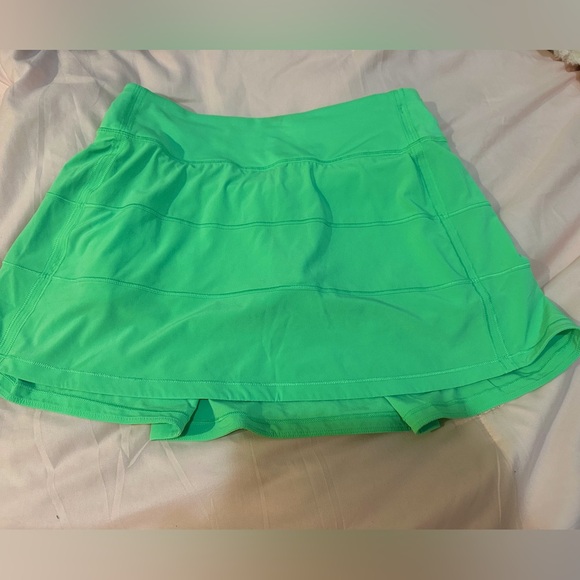 lululemon athletica Dresses & Skirts - Lululemon Lime Green Pace Rival Skirt